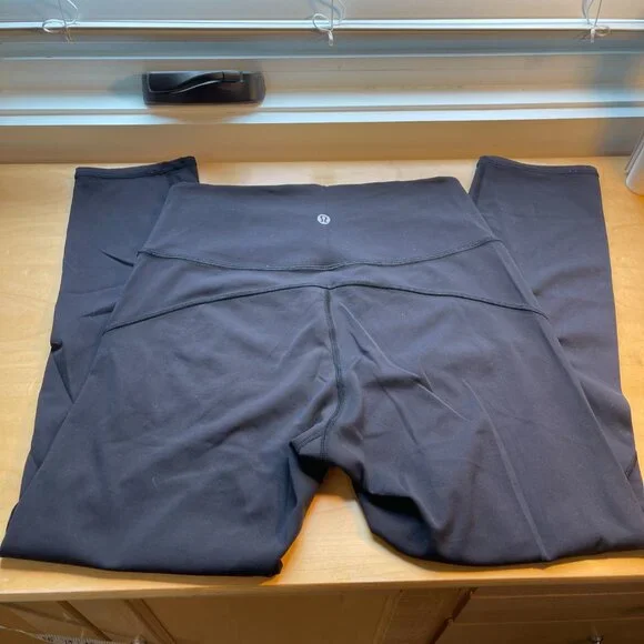 Lululemon In Movement Crop 23" Leggings Black - Picture 3 of 9